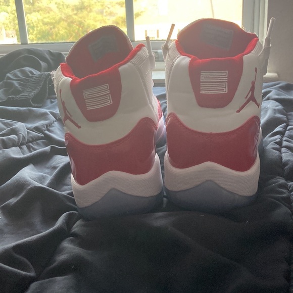 The size is 10.5 brand is Jordan - Picture 4 of 6